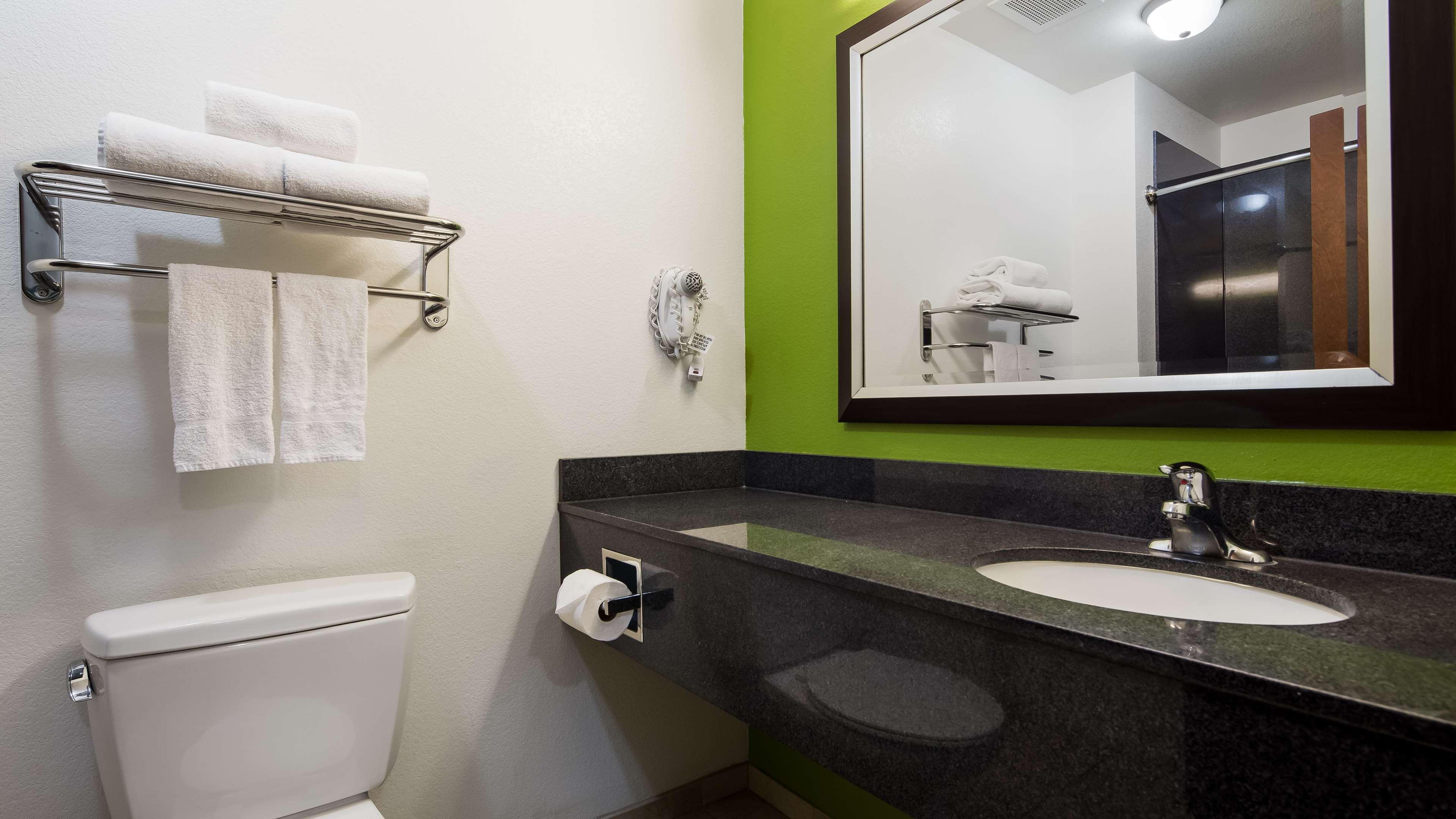 Best Western Douglas Inn & Suites Экстерьер фото