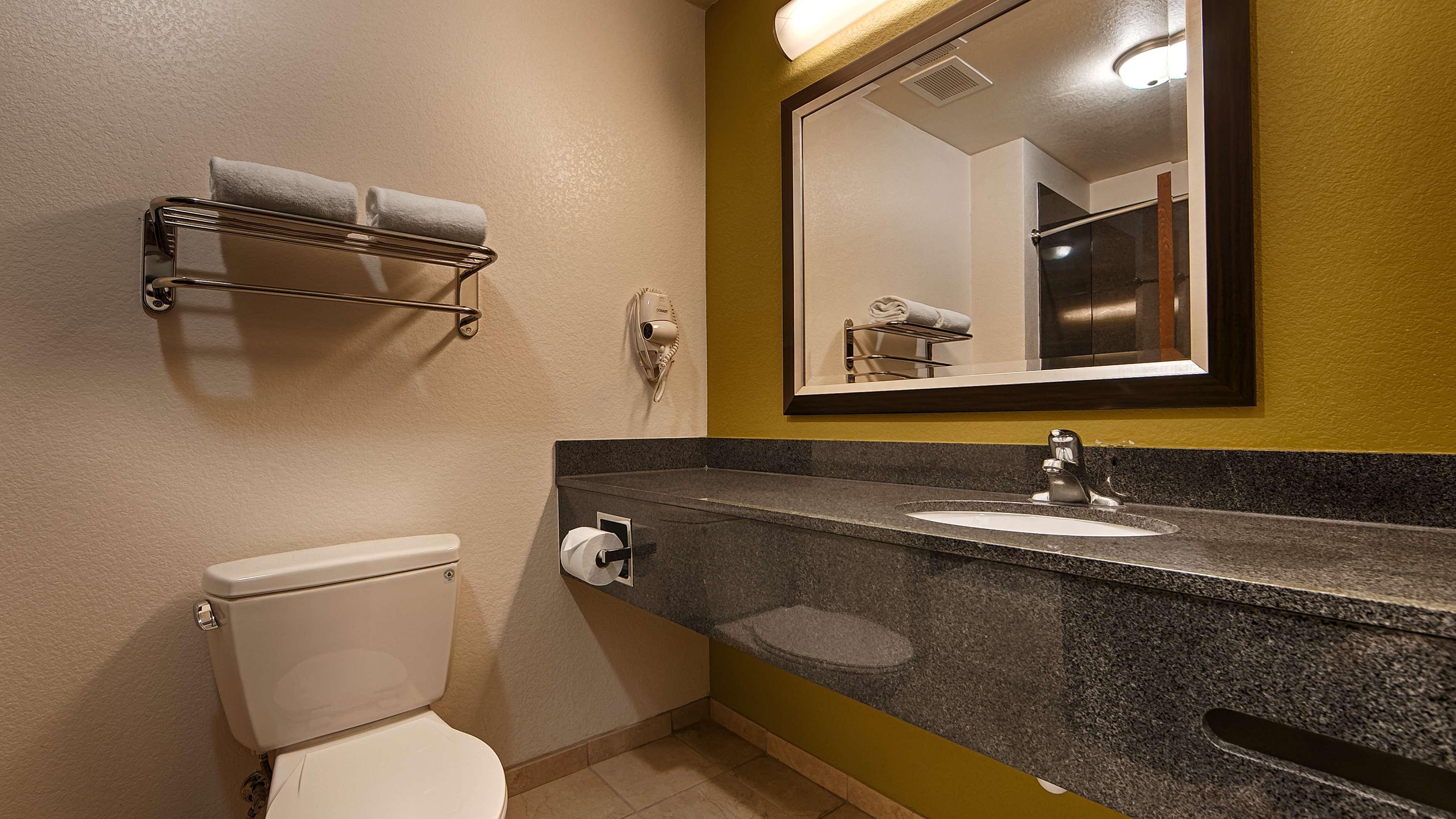 Best Western Douglas Inn & Suites Экстерьер фото