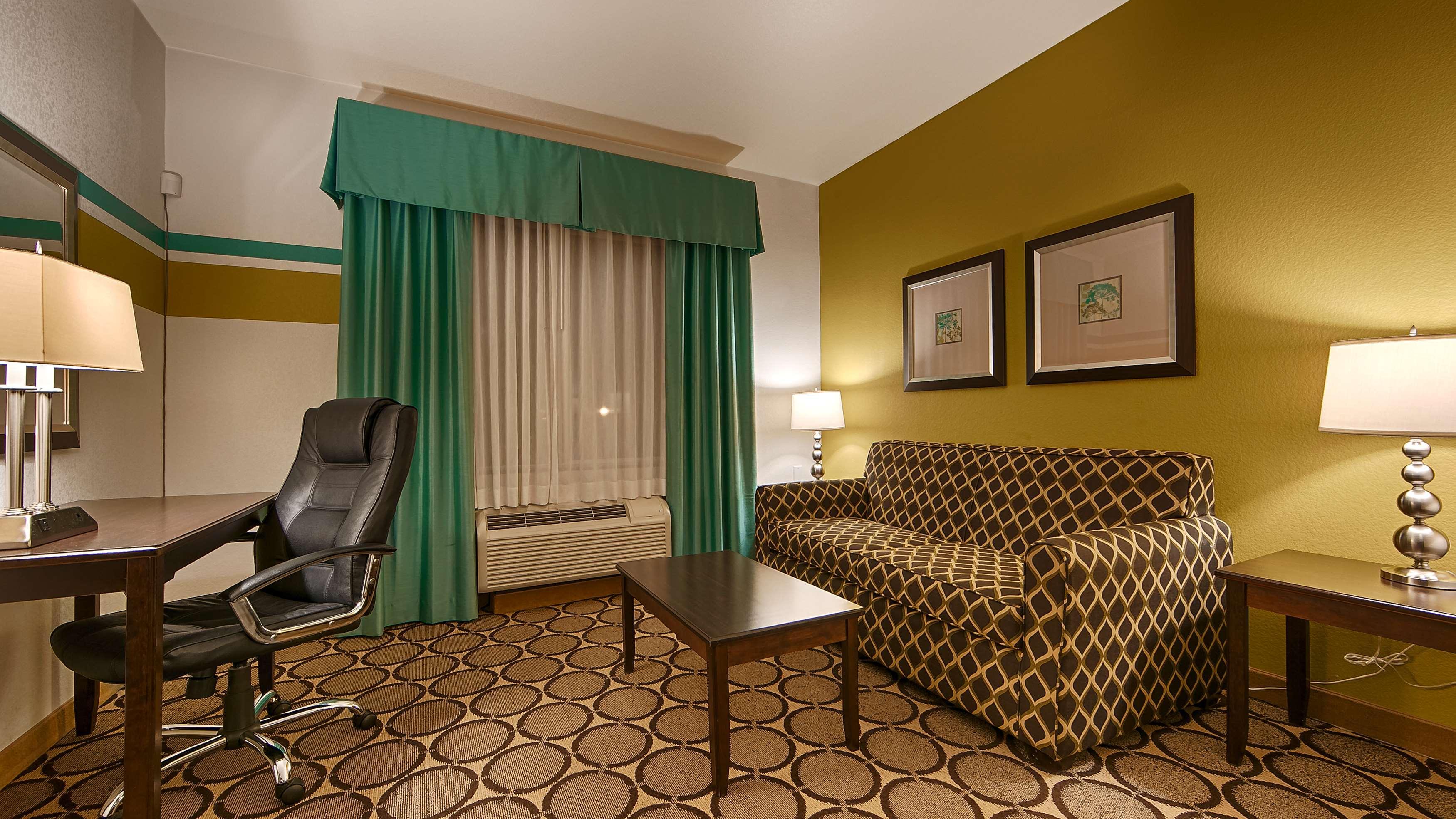 Best Western Douglas Inn & Suites Экстерьер фото
