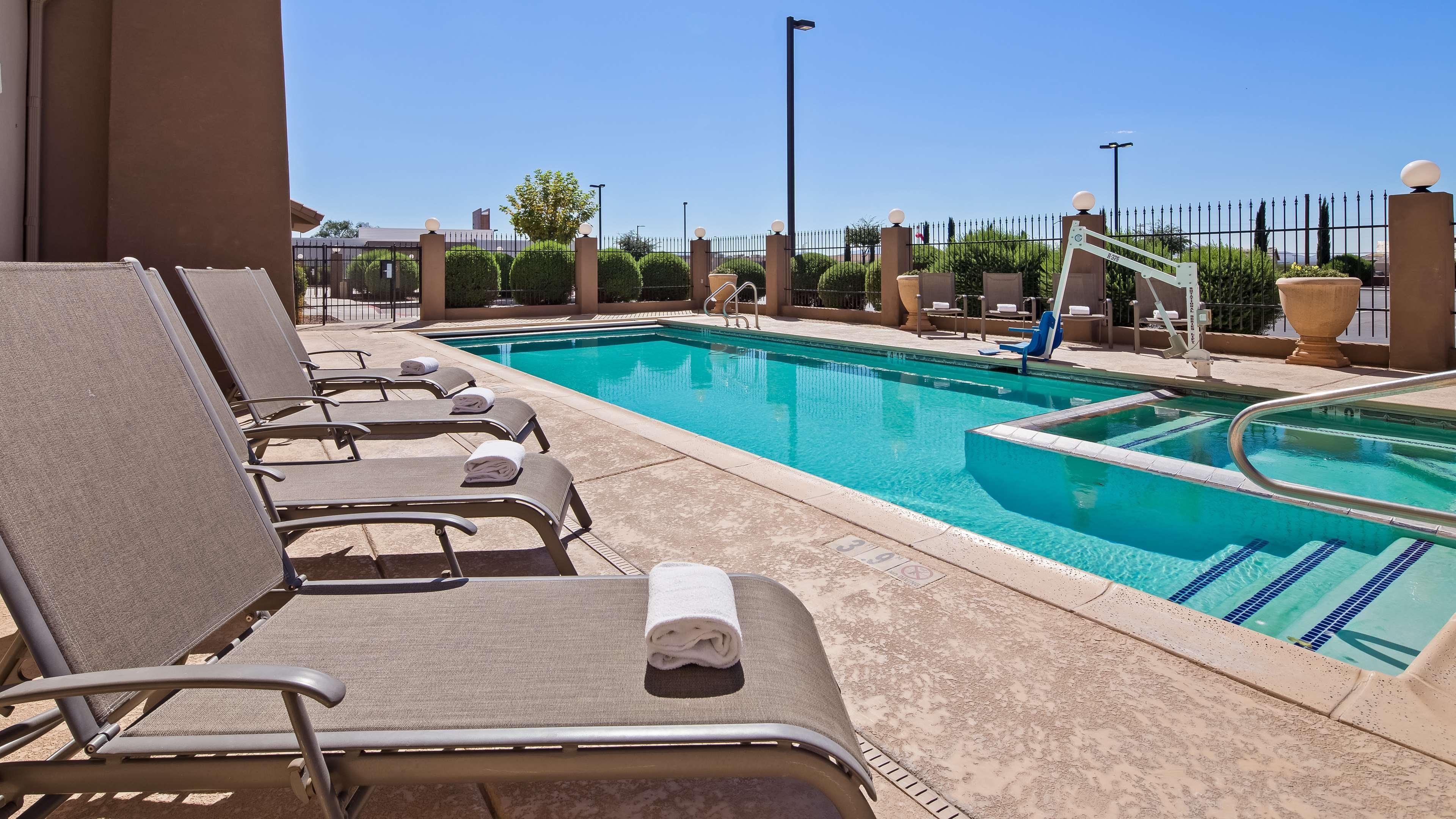 Best Western Douglas Inn & Suites Экстерьер фото