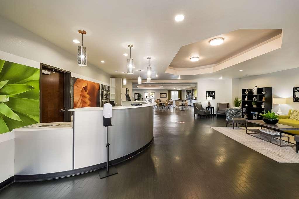 Best Western Douglas Inn & Suites Интерьер фото