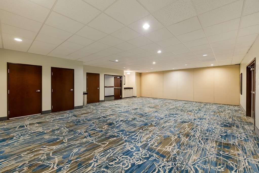 Best Western Douglas Inn & Suites Удобства фото