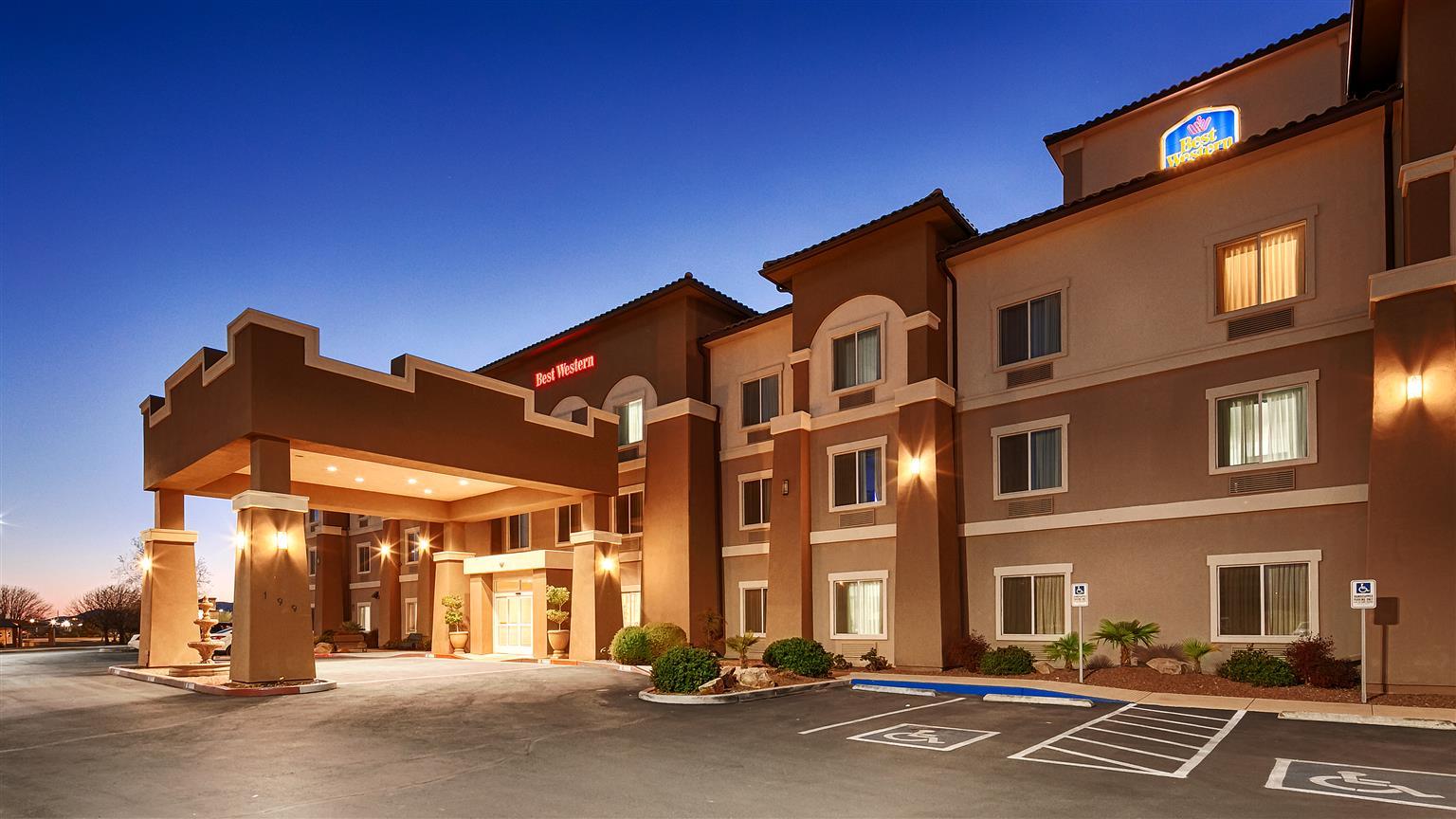 Best Western Douglas Inn & Suites Экстерьер фото