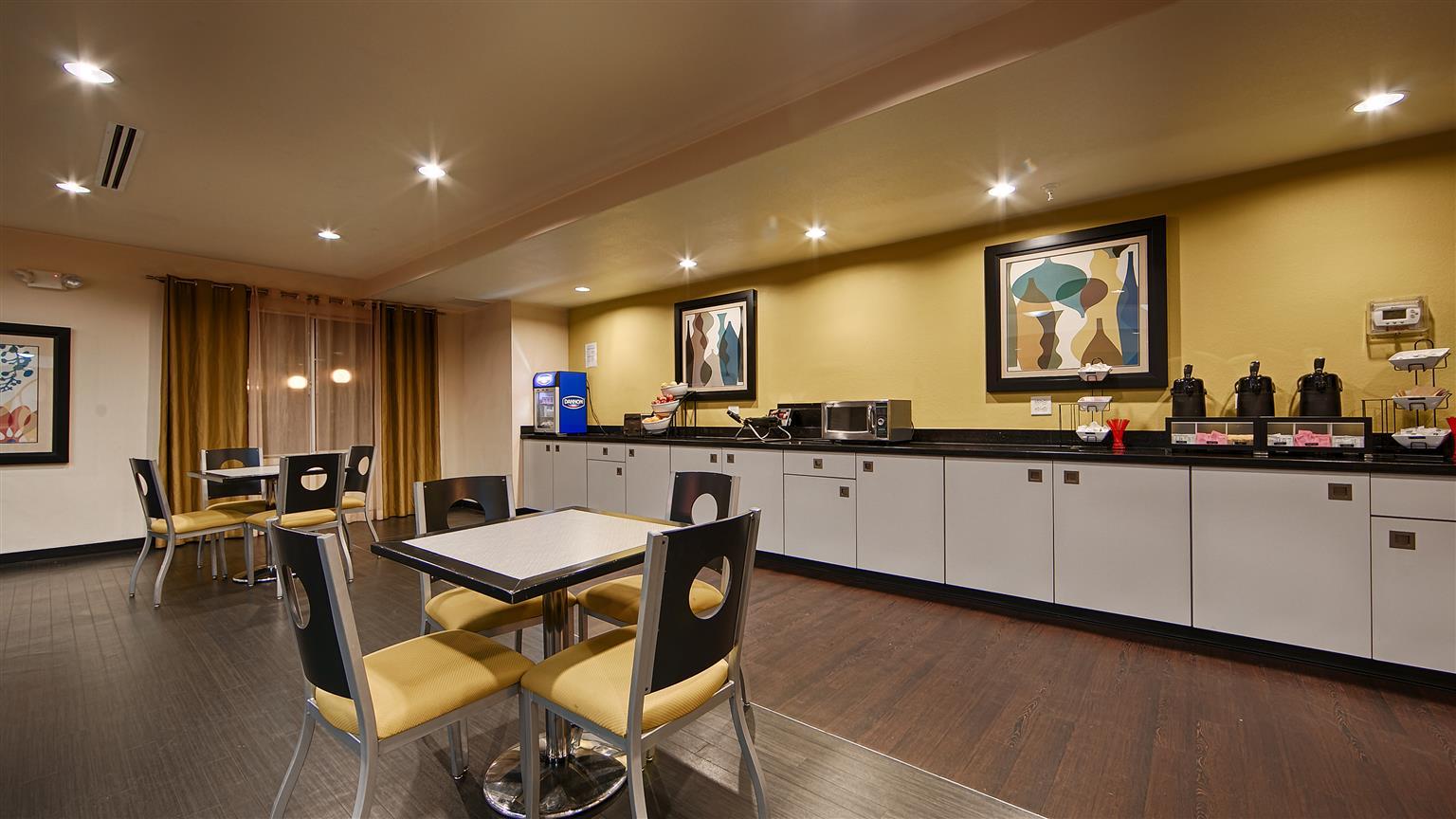 Best Western Douglas Inn & Suites Экстерьер фото