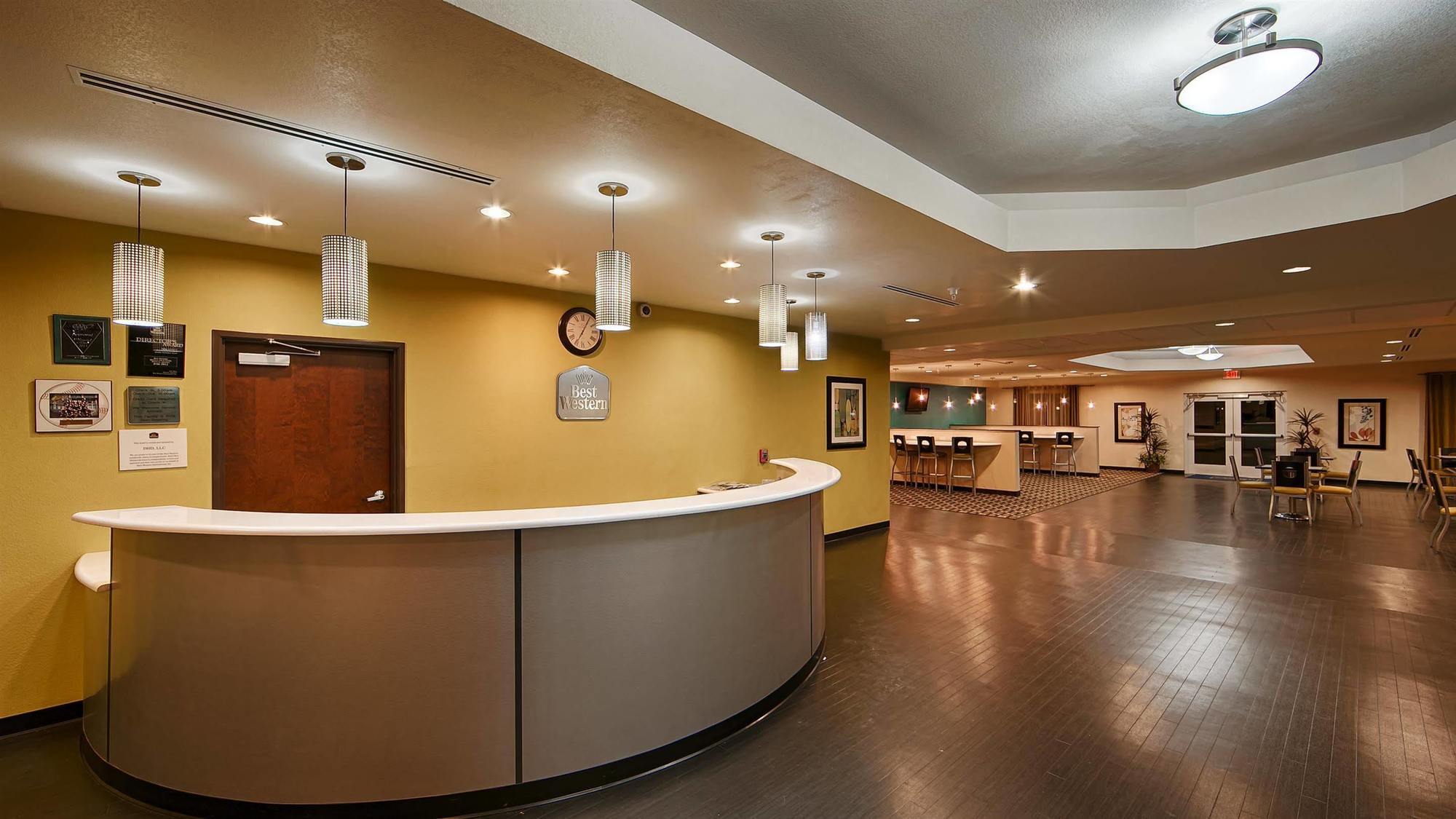 Best Western Douglas Inn & Suites Экстерьер фото